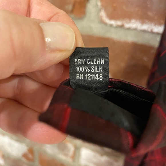 Men’s red necktie - Picture 4 of 4